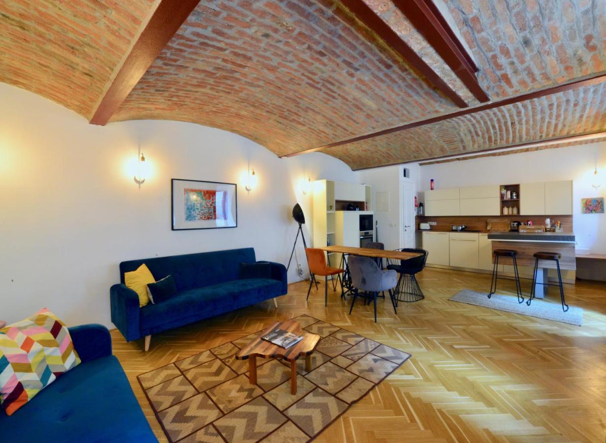 Your Stylish Basement Loft Close To Schonbrunn Wien